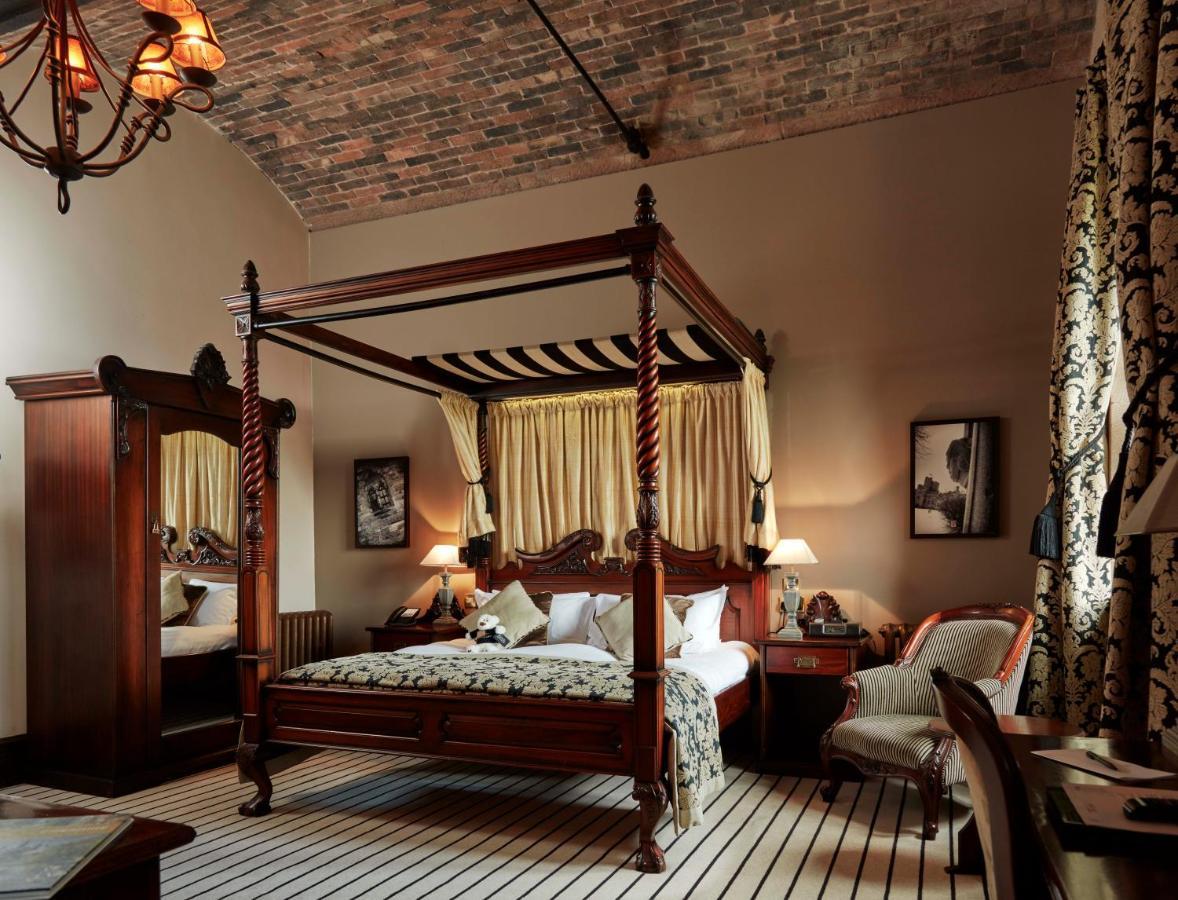 Peckforton Castle Tarporley Exterior foto